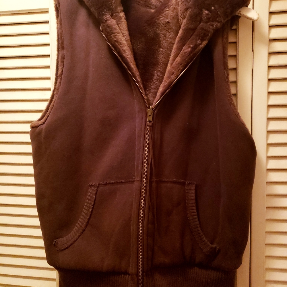 Reversible vest